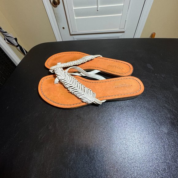 Coach size 7 white leatehr sandal slipper - Picture 2 of 8
